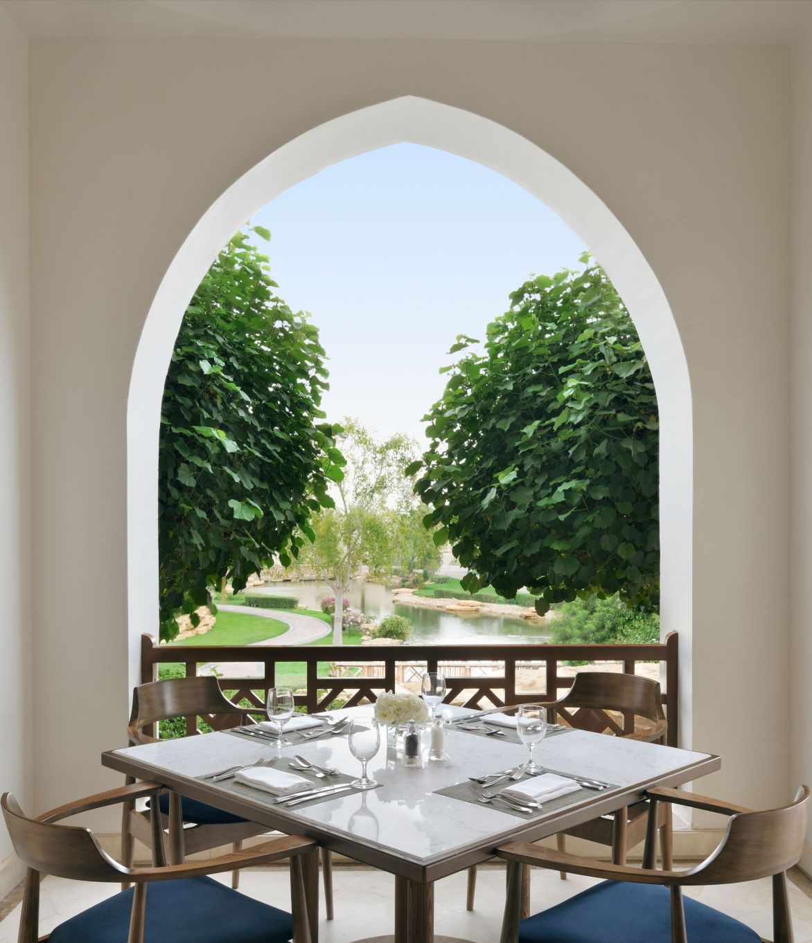 intercontinental-durrat-al-riyadh-terrace-dining-1172x1362.jpg