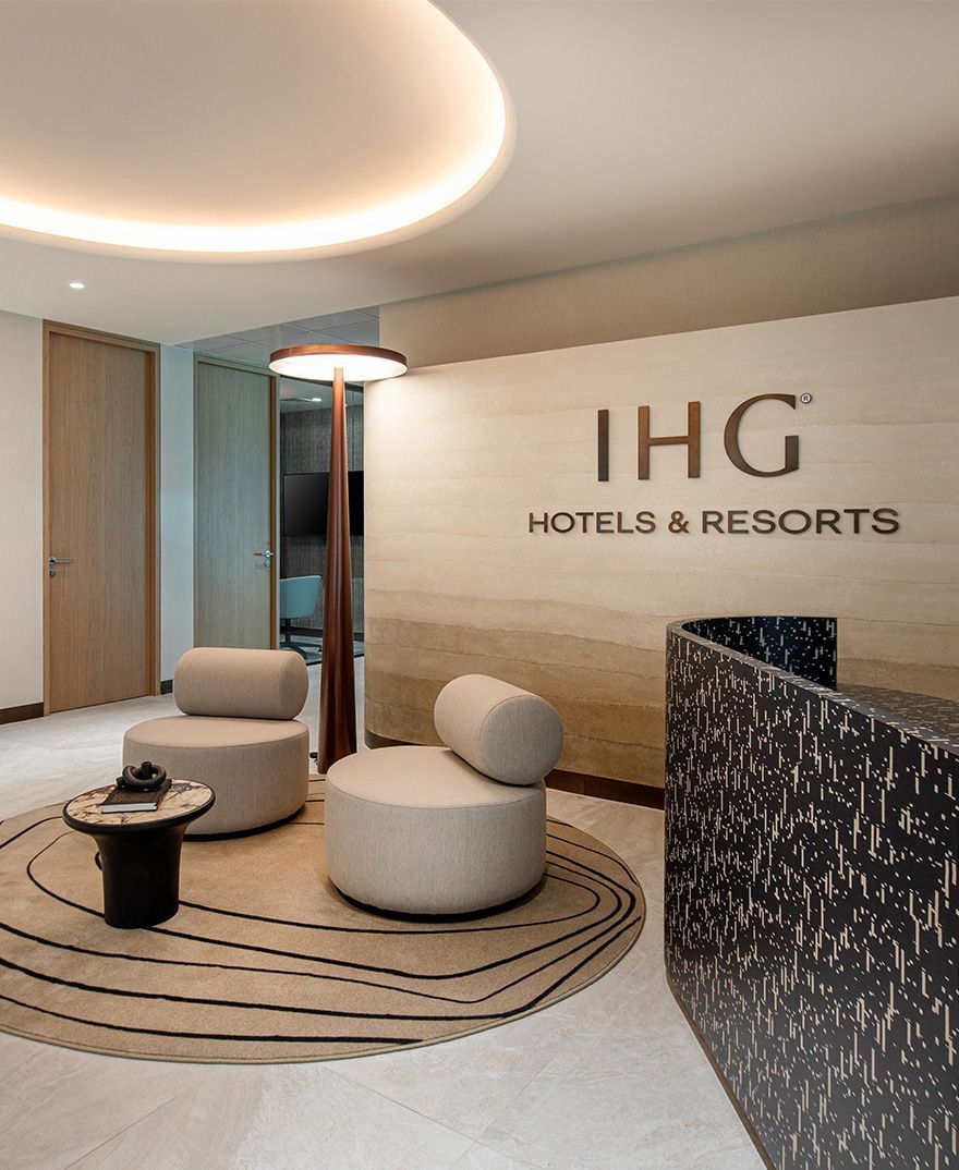 ihg-headquarters-office-dubai-reception-photo-880x1074.jpg