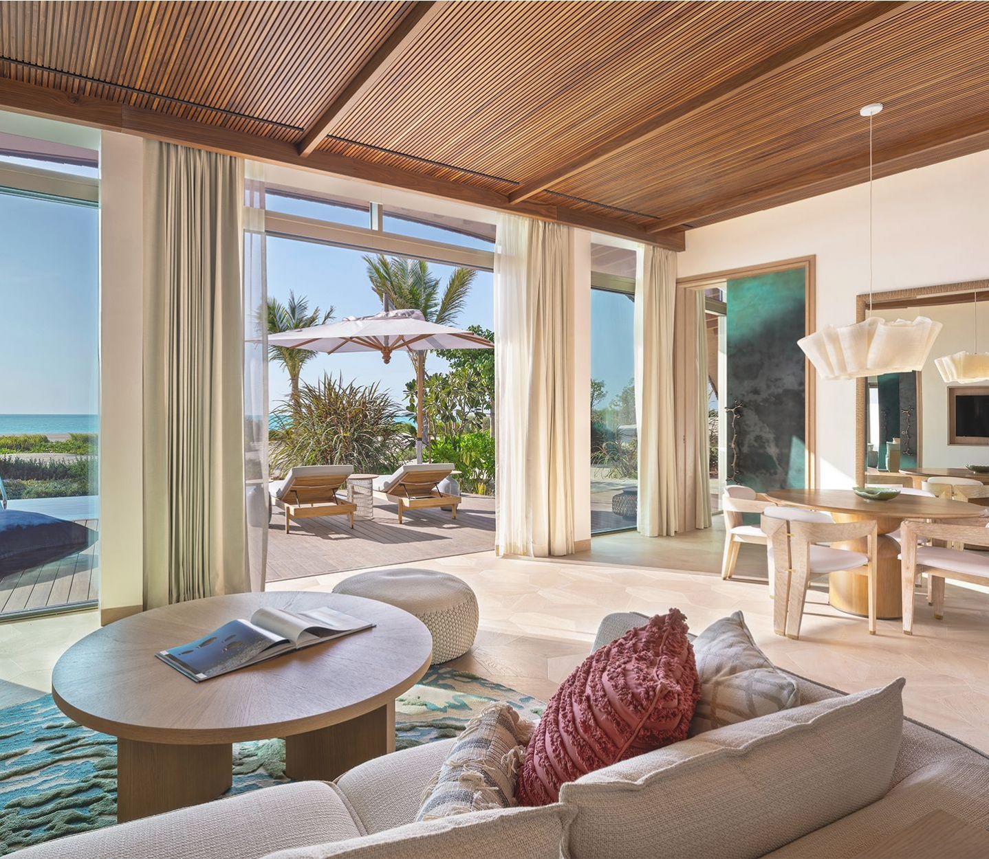 st-regis-red-sea-resort-suite-2000x1252.jpg