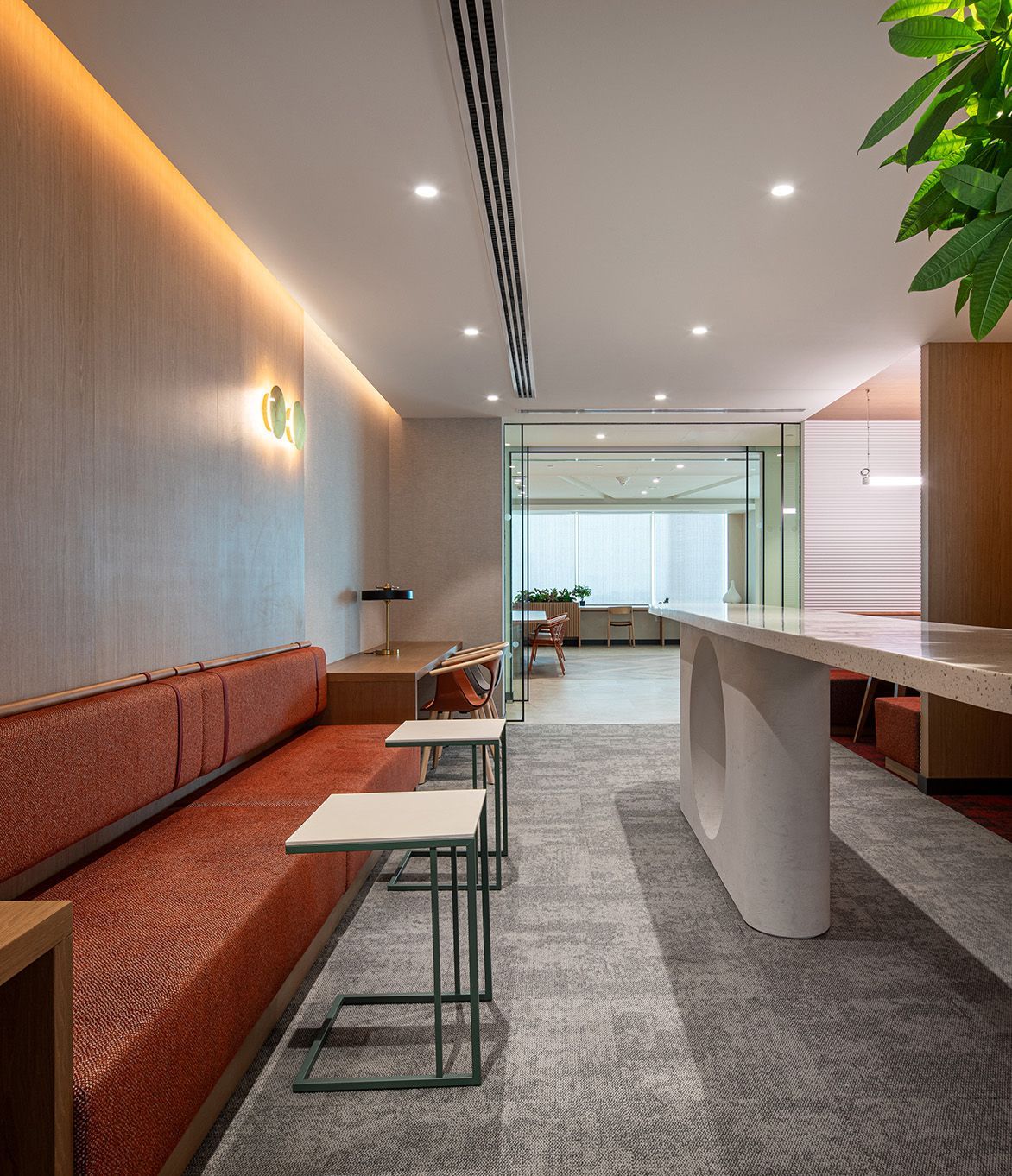 ihg-headquarters-office-dubai-collaboration-area-details-1172x1362.jpg