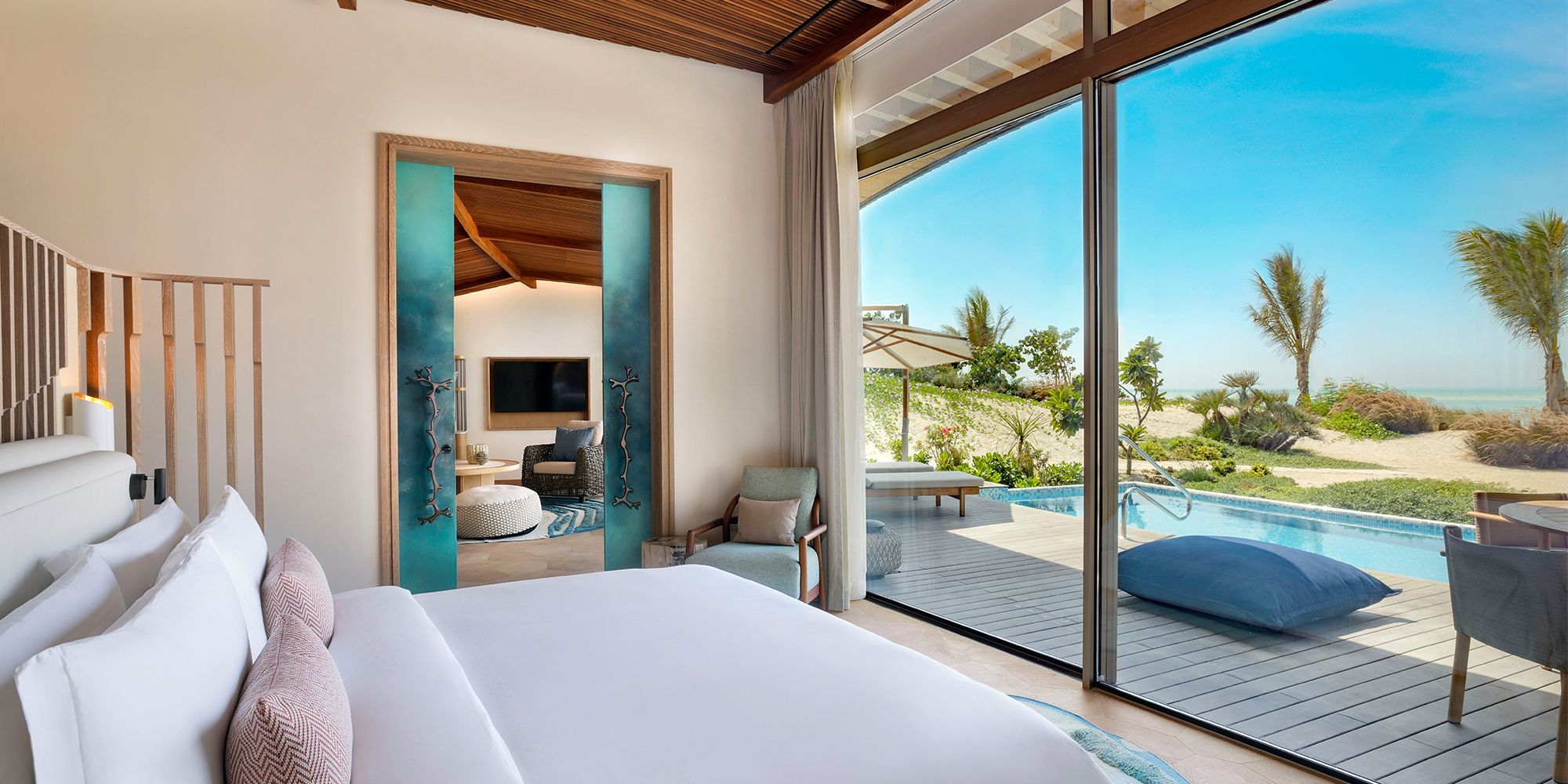 st-regis-red-sea-resort-dune-villa-bedroom-2000x1000 2.jpg